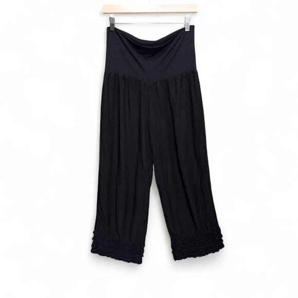Baik Baik Pants - Baik Baik Honolulu Black Cropped Ruffle Bottom Pants Foldover Waist L / XL Rayon